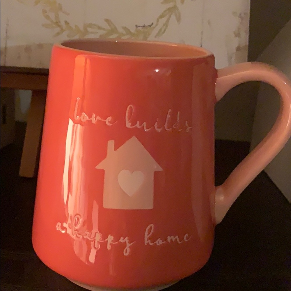 New mug “Love builds a happy home”